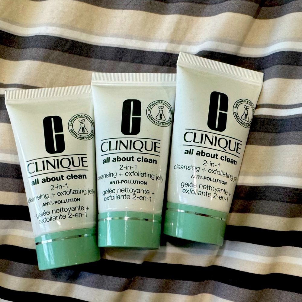 Clinique Face Cleansing + Exfoliating Jelly